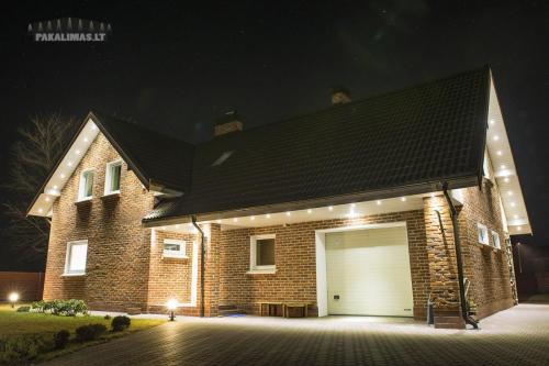 Privataus namo pakalimas su 1W LED šviestuvais 1