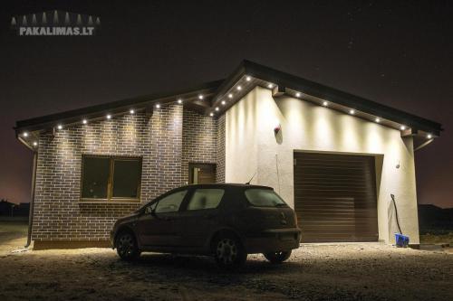 Privatus namas 1W LED šviestuvai pakalimuose su terasa 2